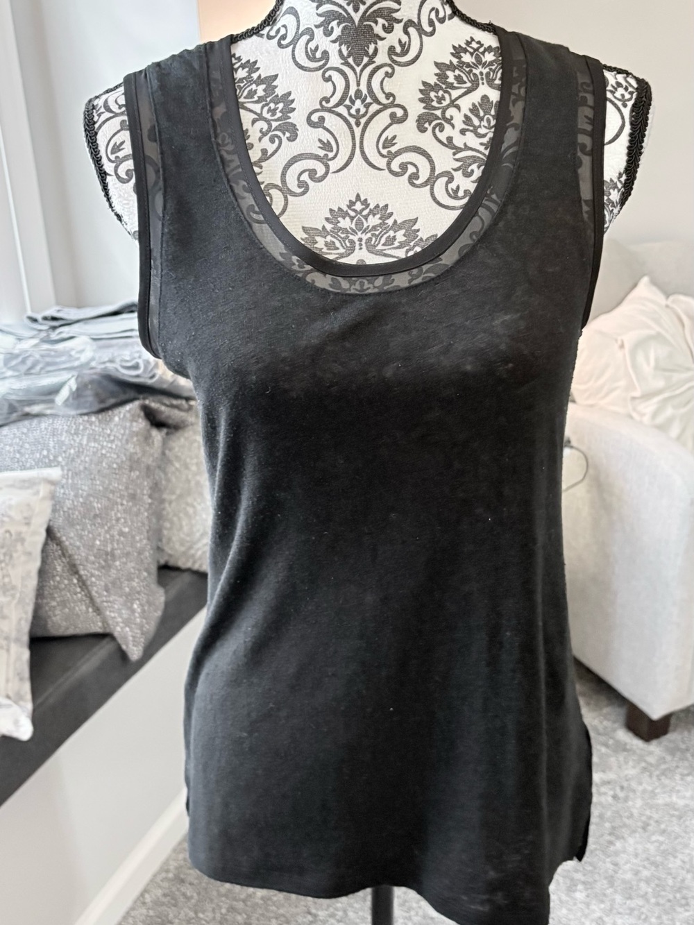 Black Sleeveless size small Tank Top - Women